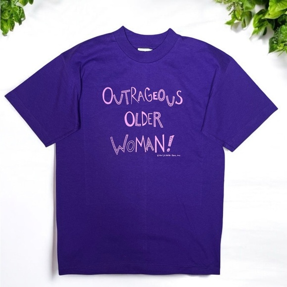 Bay Side Heavyweight Quirky Spellout Outrageous Older Woman Graphic T Shirt - Picture 1 of 7